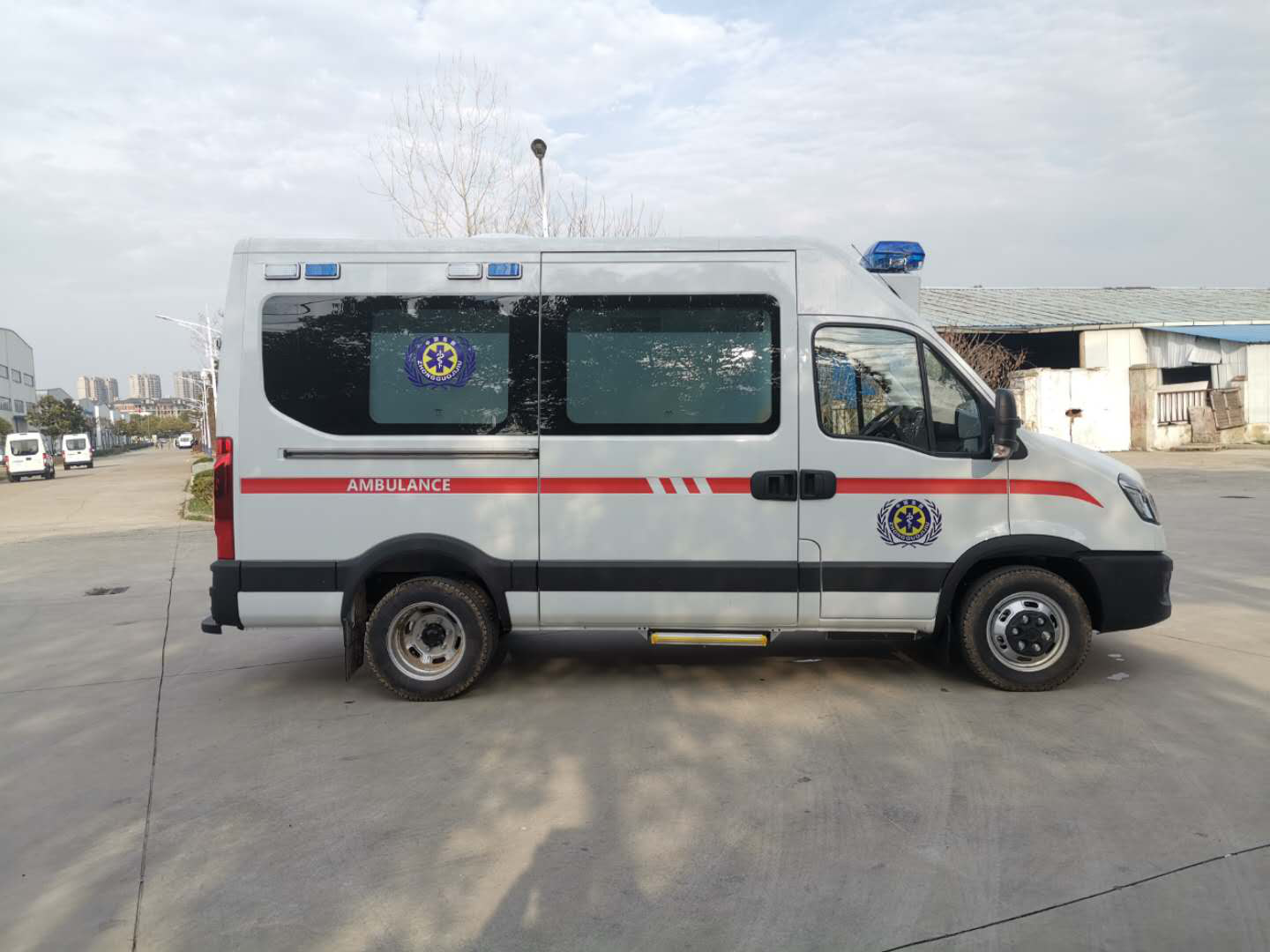 依維柯M1-33S救護車